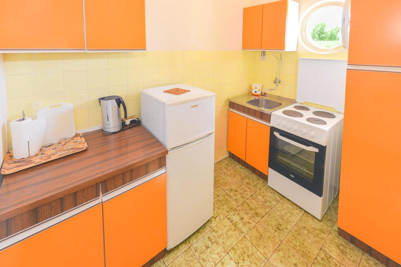 נובליה Apartments Mery מראה חיצוני תמונה